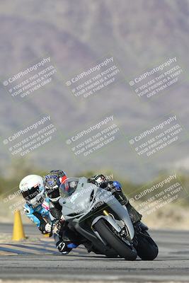 media/Jan-15-2026-Racers Edge (Thu) [[dfebeb70ab]]/2-A Group/Session 5 (Turn 5)/